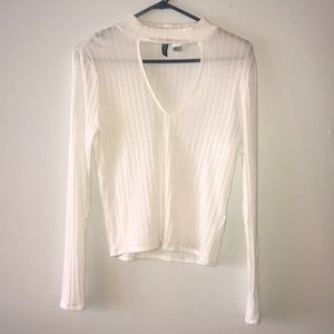 Choker v cut out short